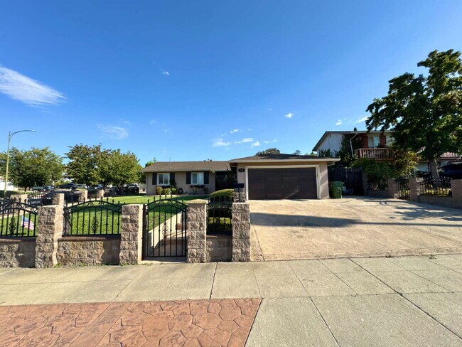 Photo - Large Evergreen Home with Solar & Community Pool