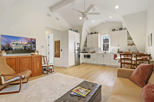 Photo - 3 N Walworth Ave