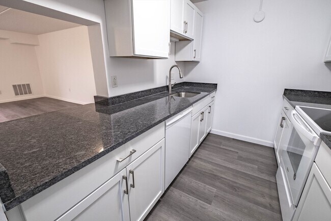 Photo - 100 High St Unit 802