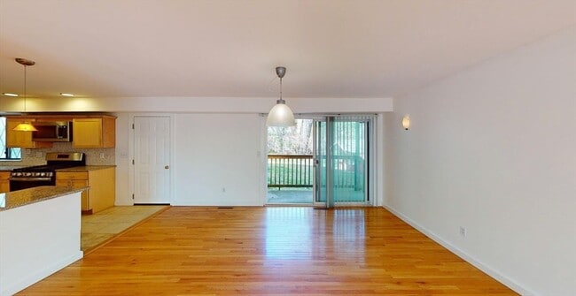 Building Photo - 22-24-24 Broadlawn Park Unit 22