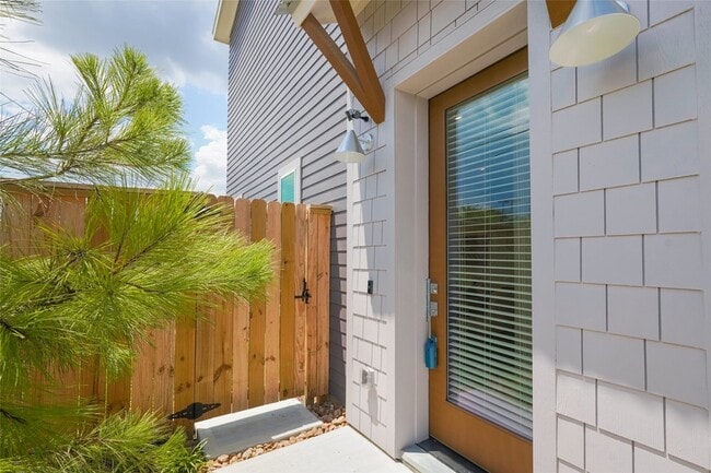 862 Paul Quinn St