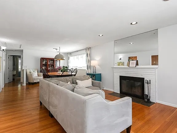 Photo - 546 Poplar St