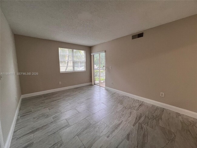 Photo - 1247 SW 46th Ave Unidad 1315