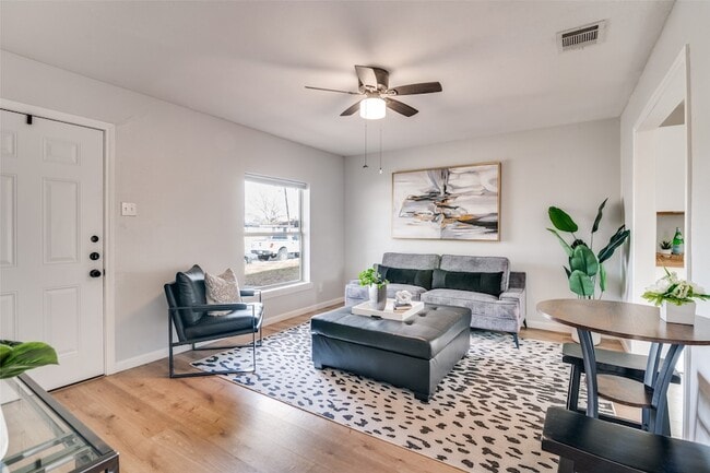 Photo - 406 Freeman St