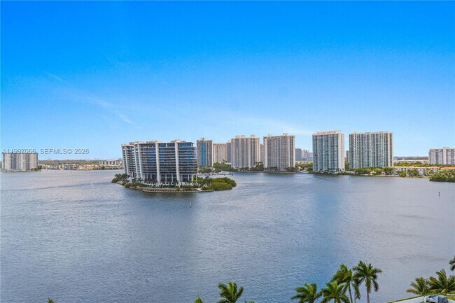 Photo - 19101 NE 36th Pl Unidad 1605