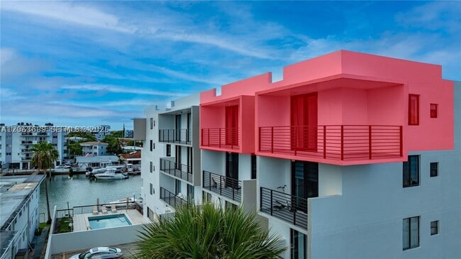 Building Photo - 8100 Byron Ave Unit 501