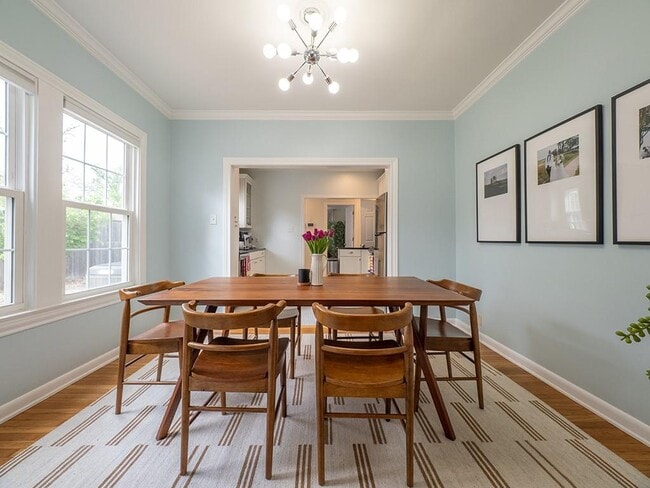 Photo - 1026 E 44th St