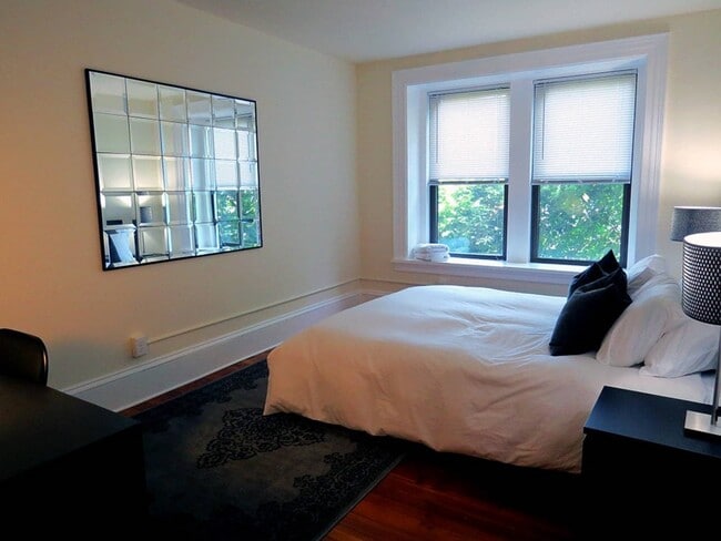 Photo - 1574 Beacon St Unidad 4