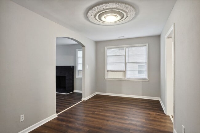 Photo - Large 3BR/2BA Near Downtown Savannah Home For Rent