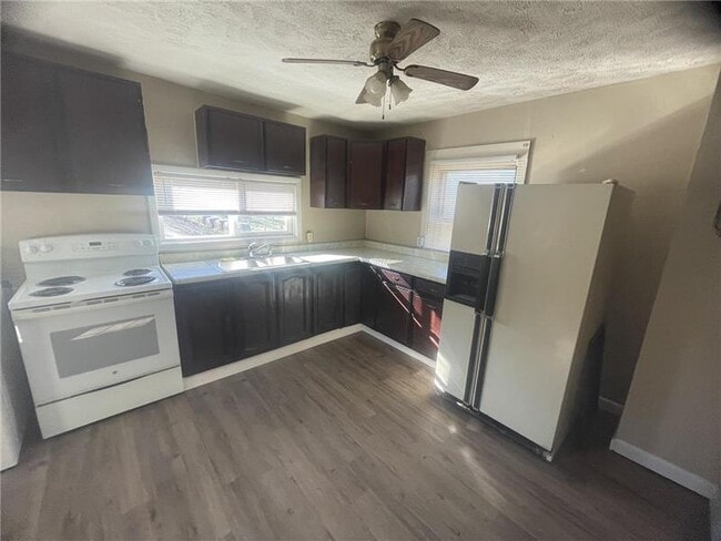 Photo - 407 Mason St