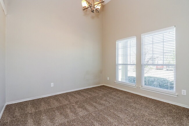 Photo - 5020 Cassidy Ln
