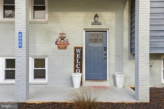 Photo - 6906 Berkshire Dr