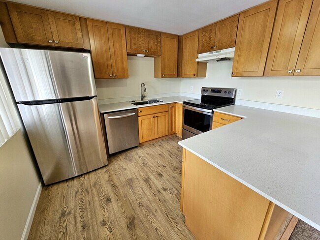 Photo - Lynhaven Apartments Unit 1