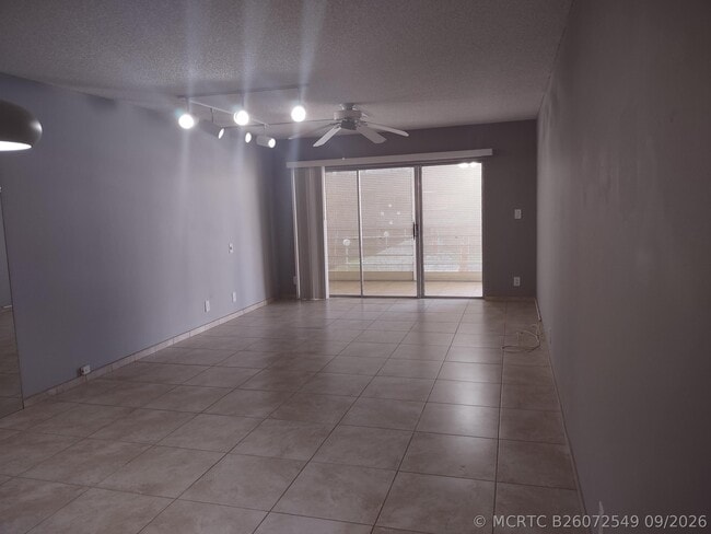 Building Photo - 3212 Strawflower Way Unit 207