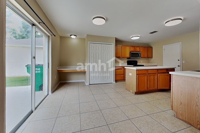 Photo - 30500 Birdhouse Dr