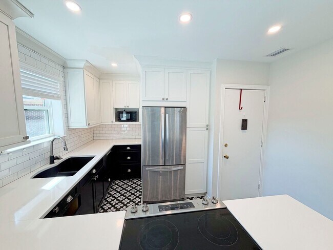 Photo - Charming 2 Bedroom, 1 Bathroom Updated Condo in the Heart of Avondale