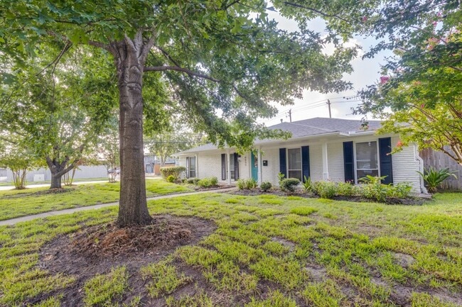 Building Photo - 6903 Alderney Dr Rental