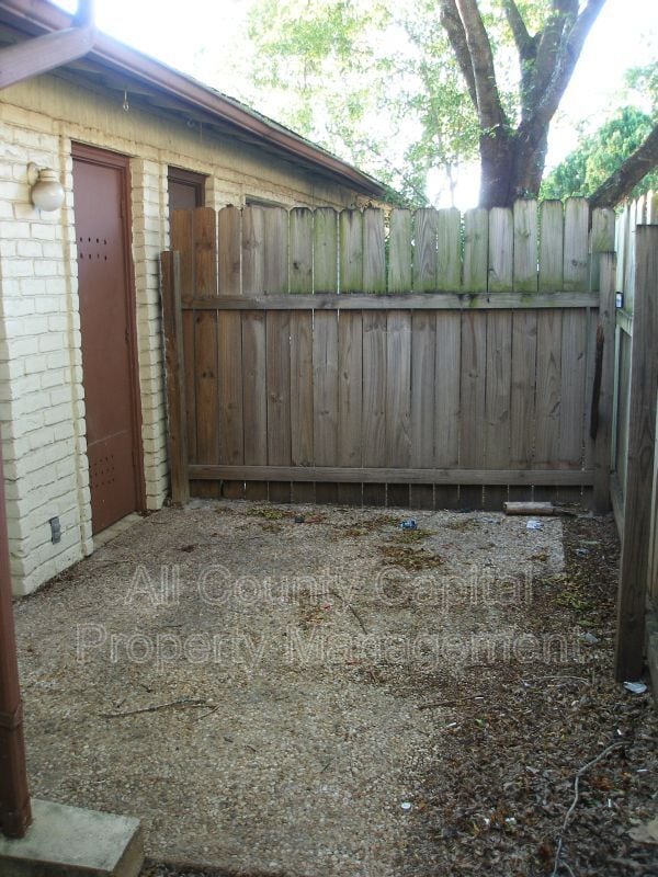 Photo - 6506 South First Street #102, Unidad 102
