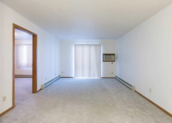 Southmoor Apartments & Townhomes