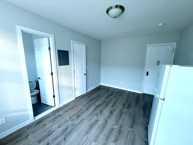 Photo - 241 E Broadway Unidad 2M