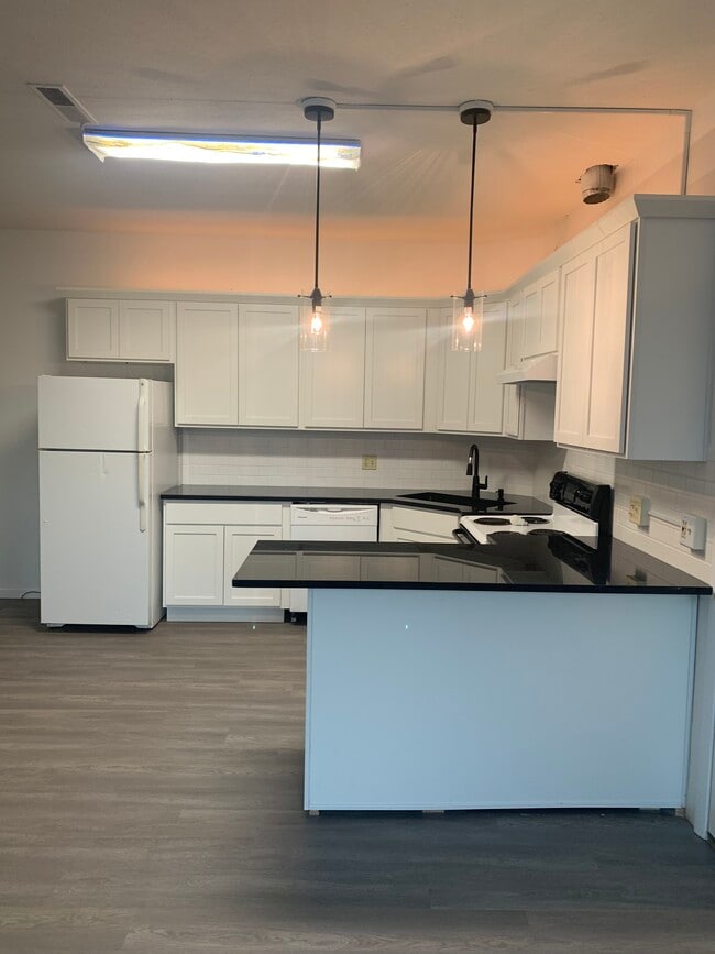 Building Photo - 140 N Canal St Unit 140-2 Rental