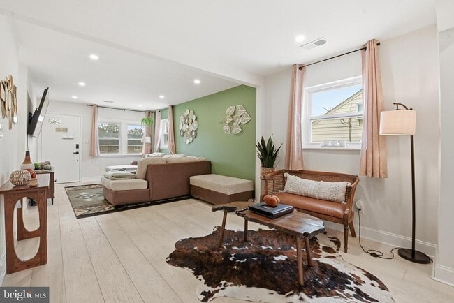 Photo - 7024 Lee Park Ct