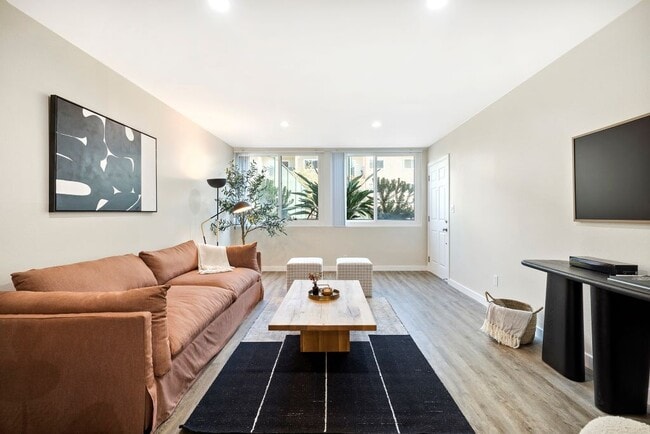 Photo - The Reserve at Warner Center