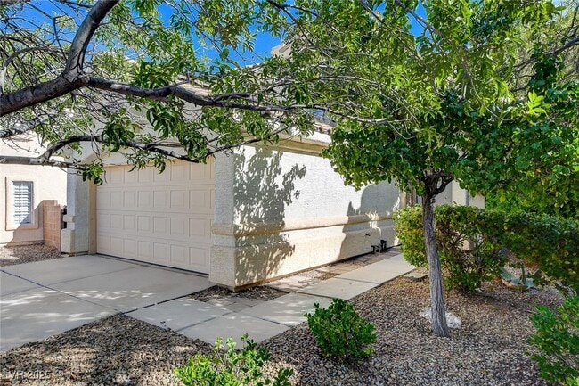 Photo - 1904 Verbania Dr