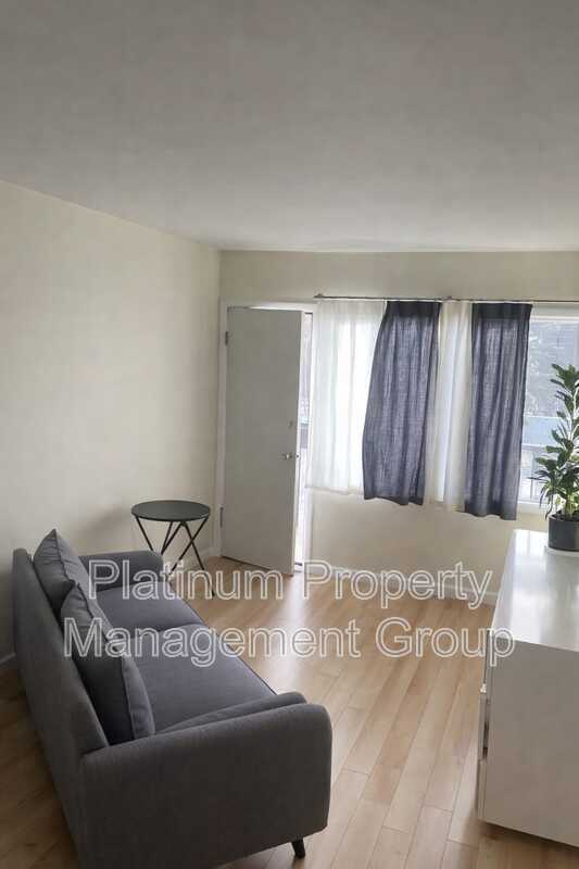 Photo - 1001-1002 2 Ave NW