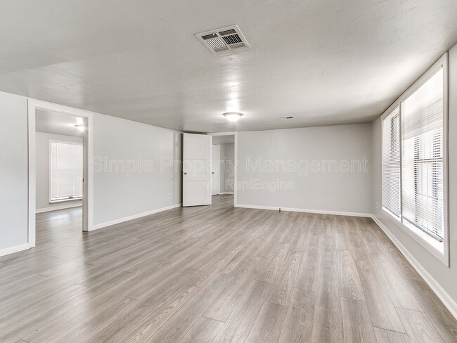 Photo - 9706 N Garnett Dr