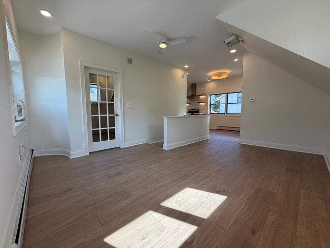 Photo - 5016 N Lawndale Ave Unit 2R