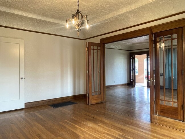 Photo - Available Now! Charming 3-bdrm./1.5-bath, ...