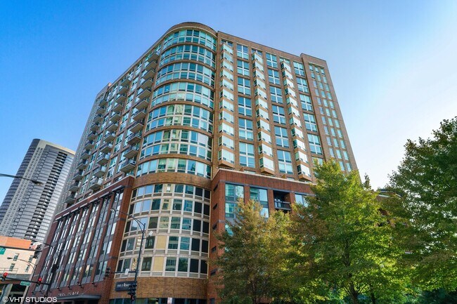 Building Photo - 600N N Kingsbury St Unit 8 Rental