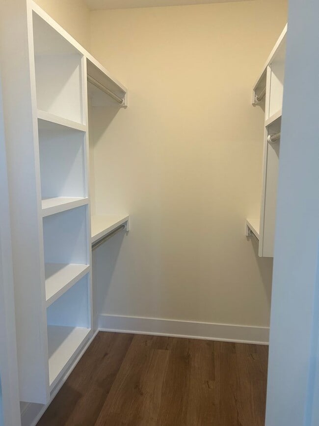 Photo - 17010 Kashmir St