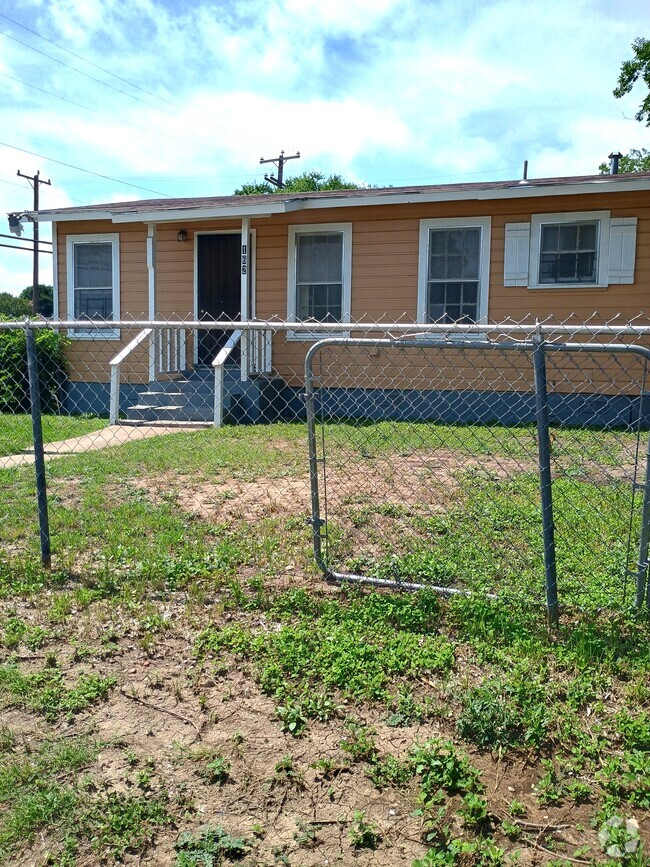 Building Photo - 162 Sterling St Rental