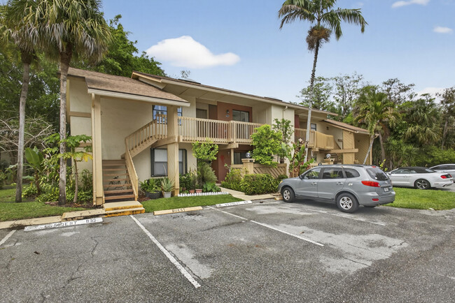 Building Photo - 13085 Belhaven Ct Unit 4