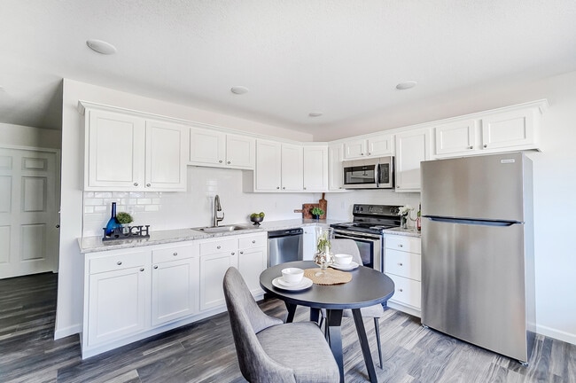 Photo - 655 W Spring St