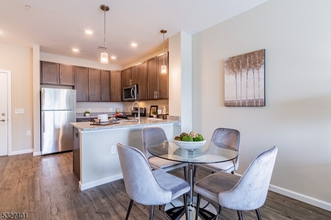 Photo - 54 N Main St Unit 208