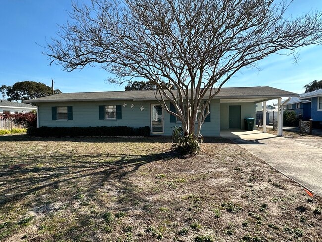 Photo - 241 Belaire Dr House