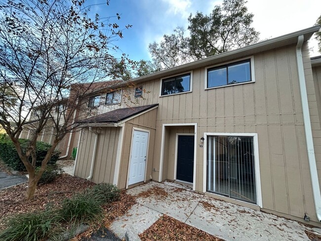 Building Photo - 2 Story Townhouse in Hawthorne Reserve