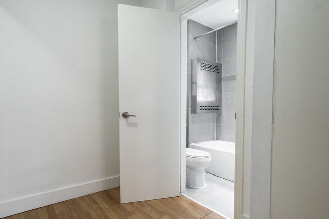 Photo - 54 Maitland St Unit 311