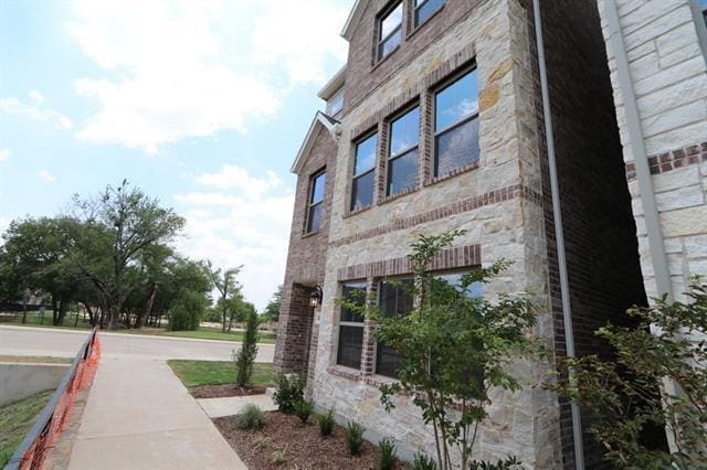 Photo - 833 Tennessee Dr