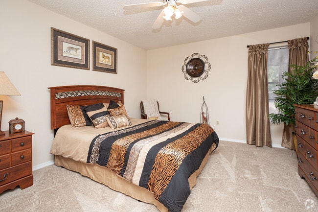 1 BR, 1 BA - 700 SF - Seasons