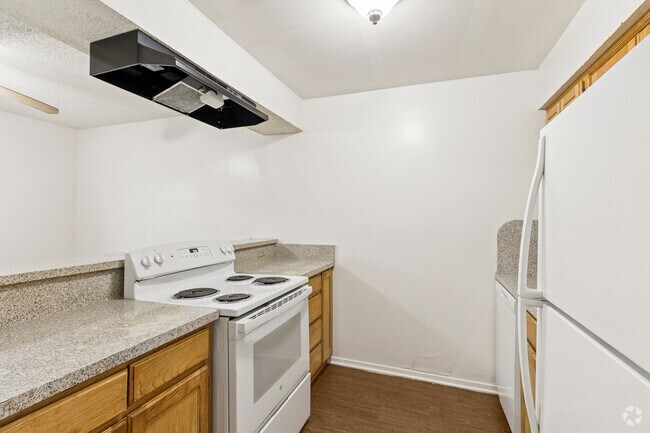 2BR, 1.5BA - 1,100SF - Kitchen