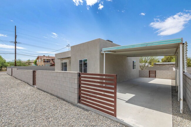 Photo - 948 E Waverly St