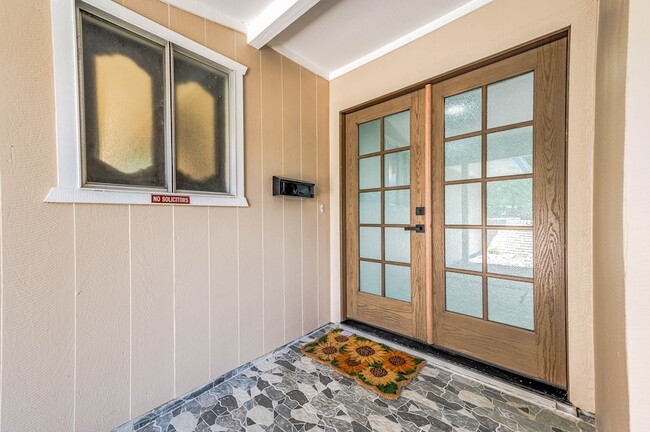 Photo - 1616 Redway Ln