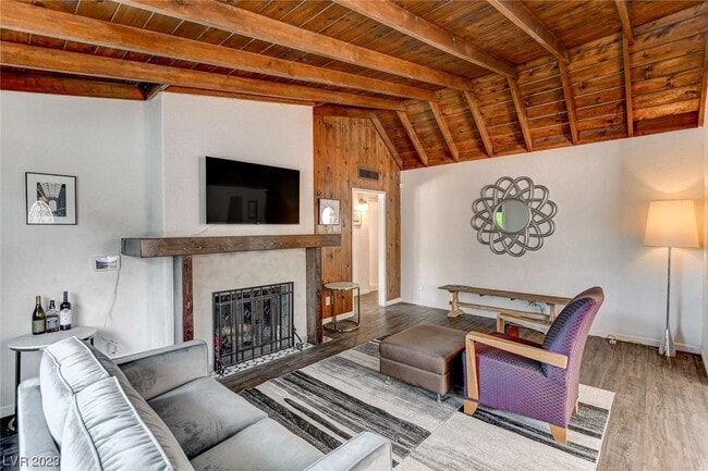 Building Photo - 1312 S 15th St Rental