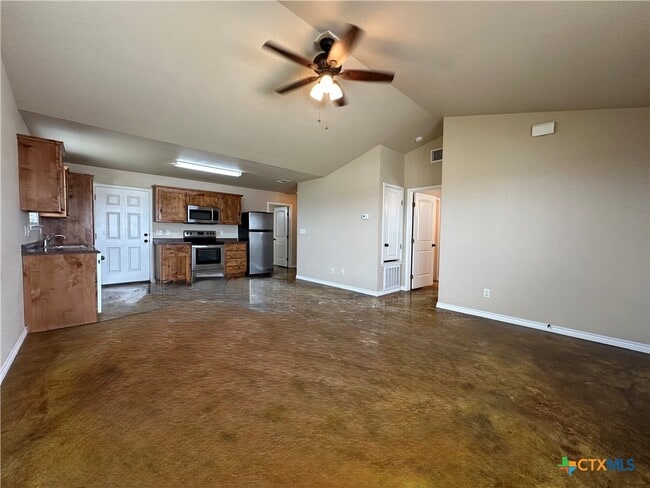 Photo - 5353 Airport Hwy