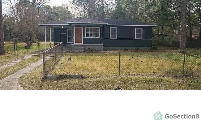 Building Photo - 2419 Club House Rd