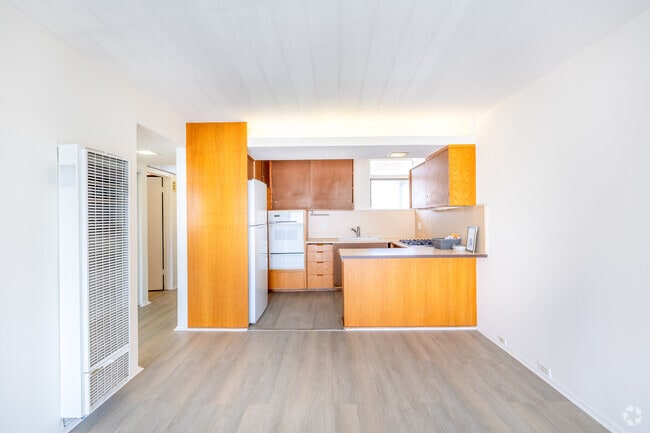 1BR, 1BA - 600SF - Dining Room - 6847 Radford Ave.